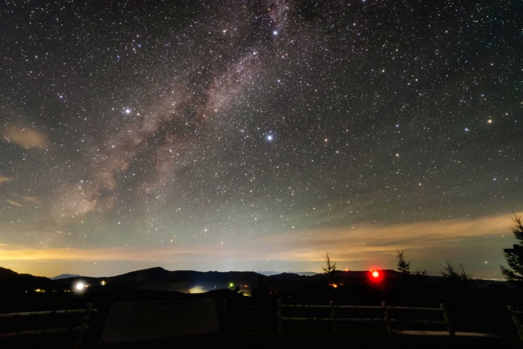 星空高原おすすめスポット：夕陽の丘公園から見る天の川と夏の大三角形