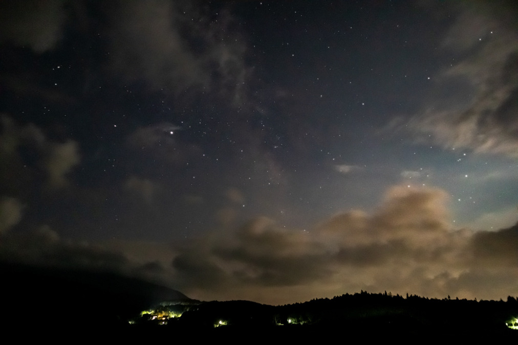 2020年8月24日白樺高原の蓼科第二牧場からの夜空【星空高原】