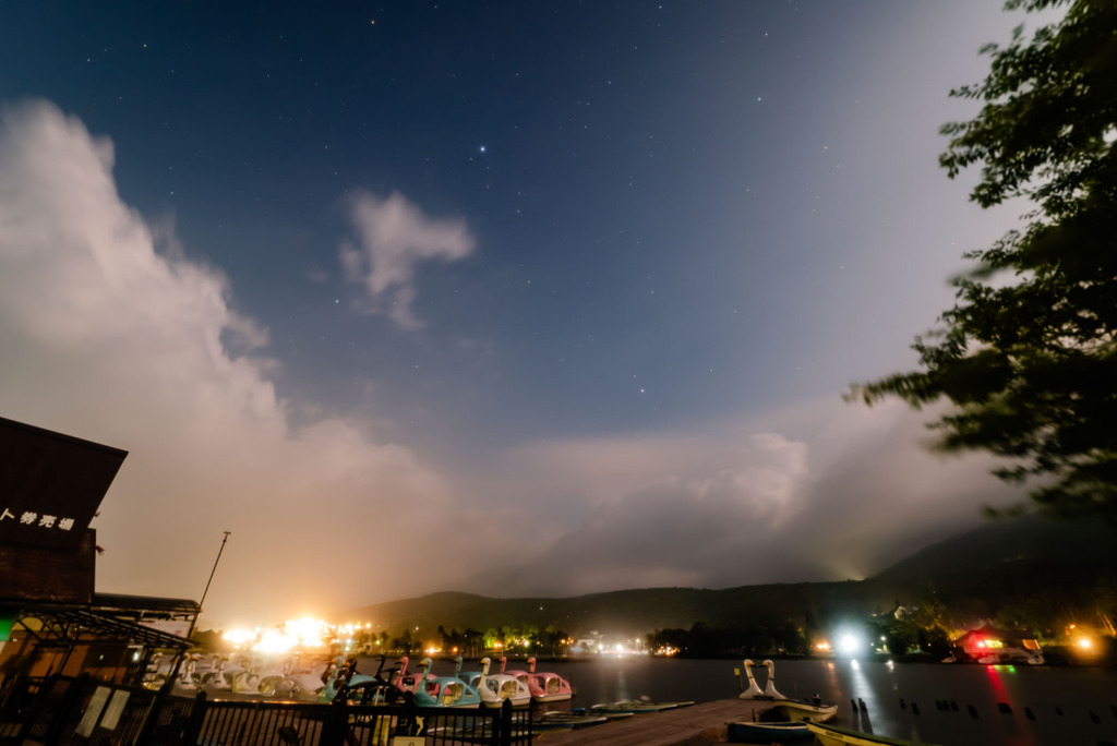 2025年7月7日（月）の夜空に浮かぶ織姫と彦星。